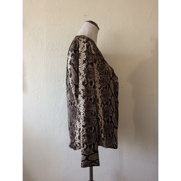 JONES NEW YORK snake print button down blouse - Picture 4 of 5